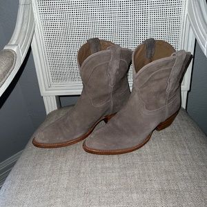 Tecovas Lucy Gray Suede